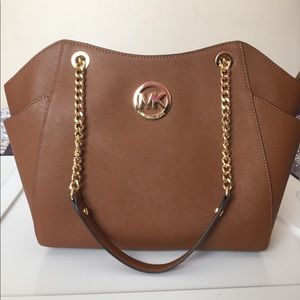 Michael Kors Jet Set Travel Shoulder Tote